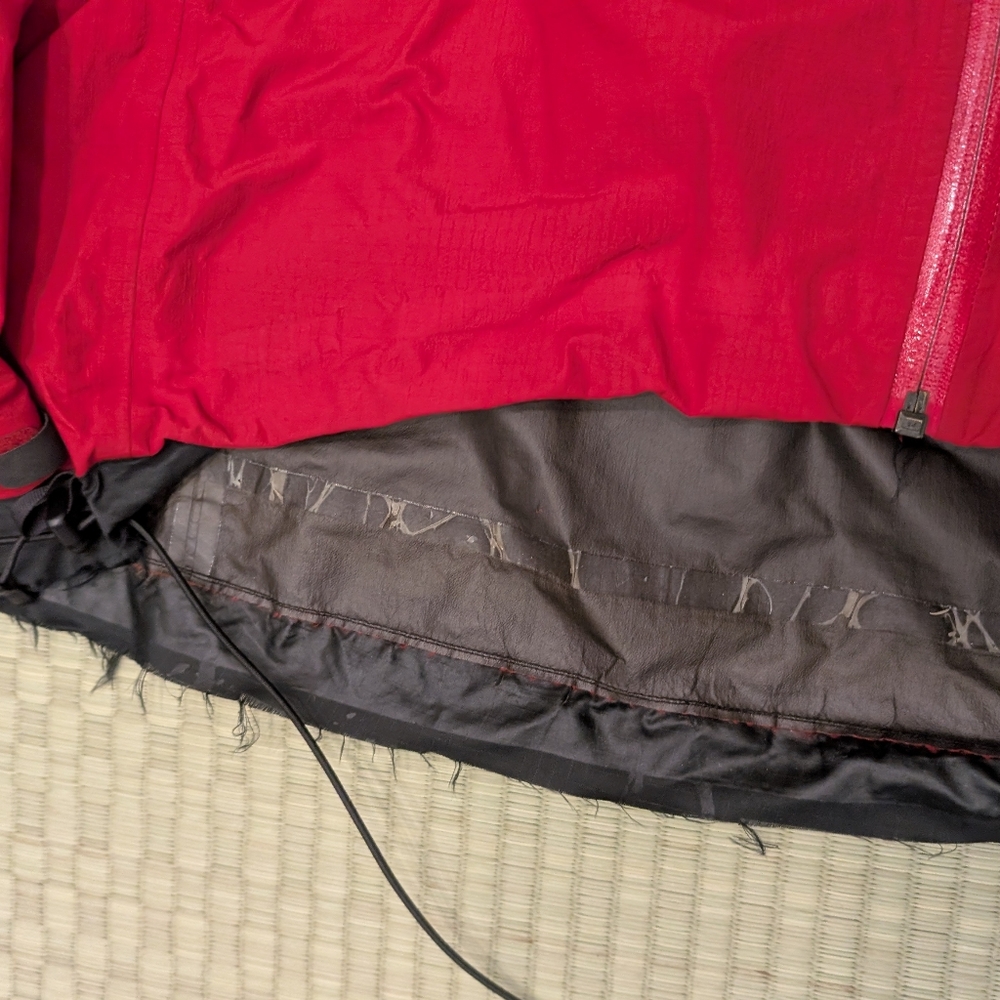 Arc'teryx Hideaway Hood Gore-tex Paclite Shell Jacket Red Men's Size Medium - Picture 8 of 9
